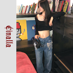 Set-Ao-Croptop-Lien-Day-Mau-Be-Kem-Quan-Jeans-Baggy-Rach
