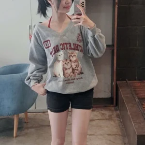 Ao-Sweater-Oversize-Kem-Yem-Ben-Trong