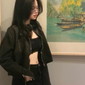 Set-Ao-Khoac-Da-Ao-Croptop-Đen-Ben-Trong-Kem-Quan-Cargo-Đen